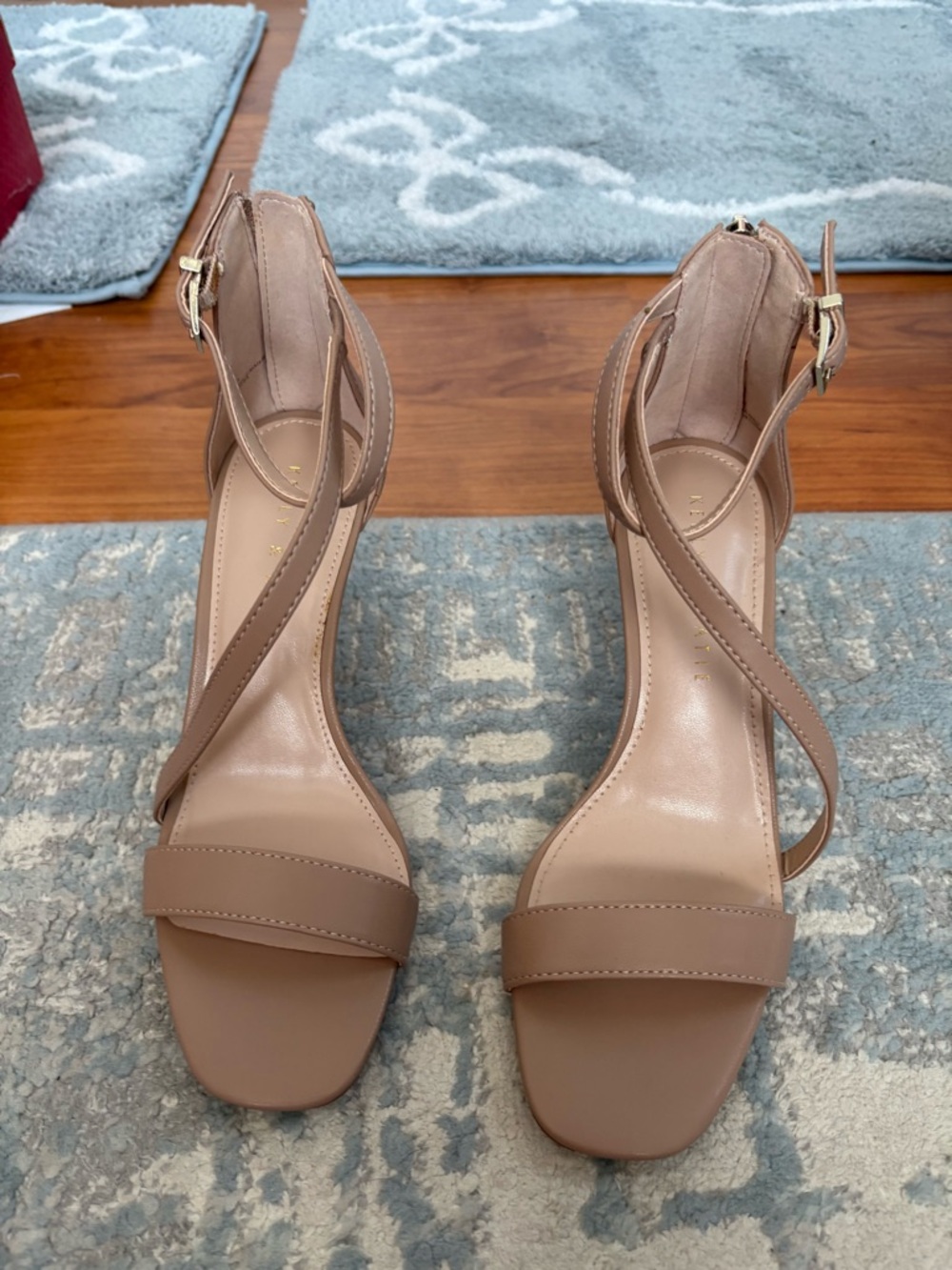 Kelly and Katie Liana Black Sandal Size 7